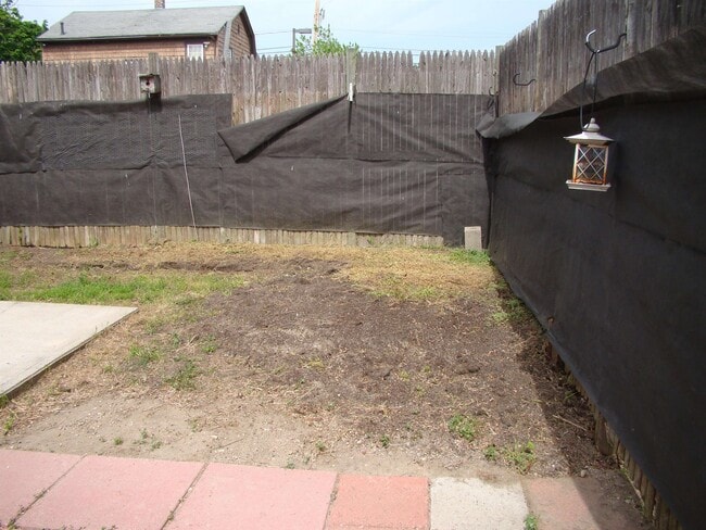 Photo - 145 McQuesten St