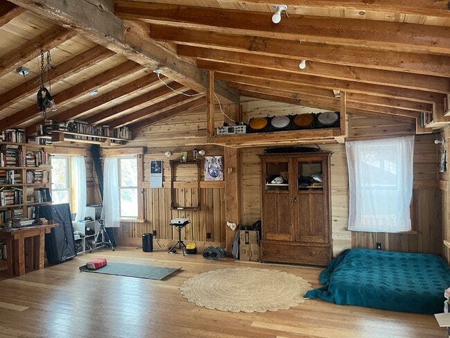 Photo - 1305 S Church Ave Unit STUDIO Top Floor