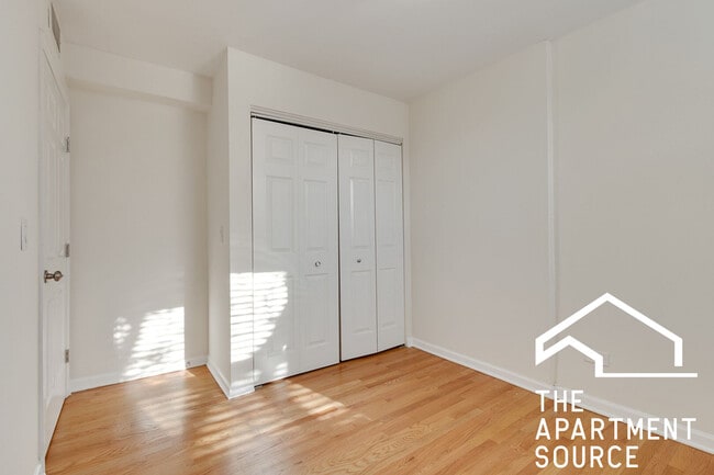 Photo - 2520 W Leland Ave