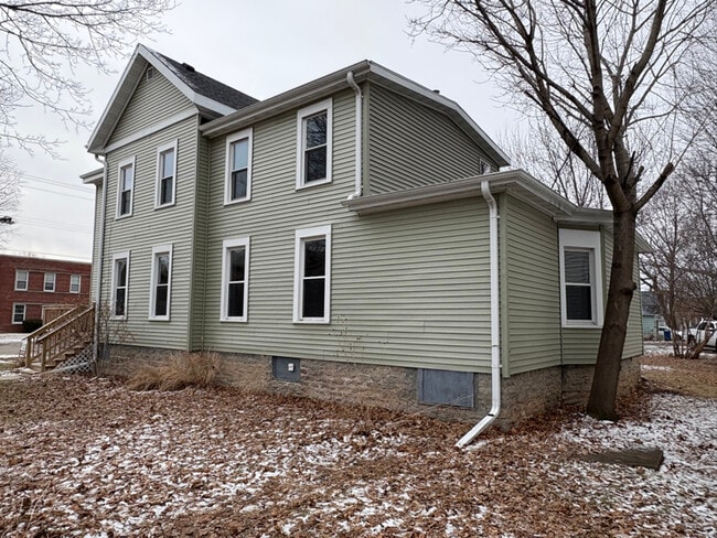 Photo - 925 Minnesota St