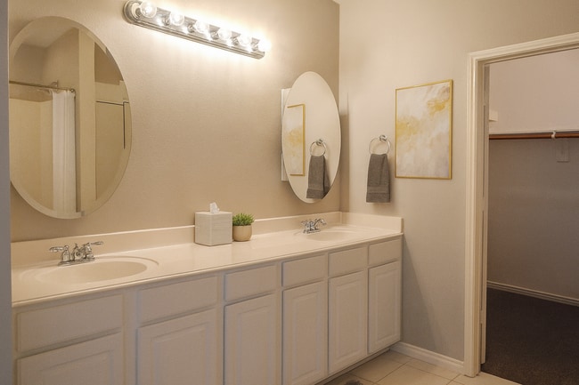 Photo - 7656 Lancaster Gate