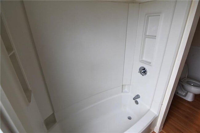 Photo - 490 Manville Rd