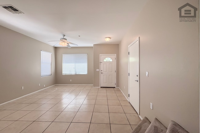 Photo - 4Bed/2.5 Bath House at Greenway/75th Ave! Ready for Immediate Move-In! -- Gated Community!