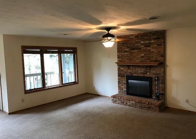 Photo - Beautiful & Spacious 2 Bed / 2 Bath Condo Near MSU – Top-Floor with Garage!