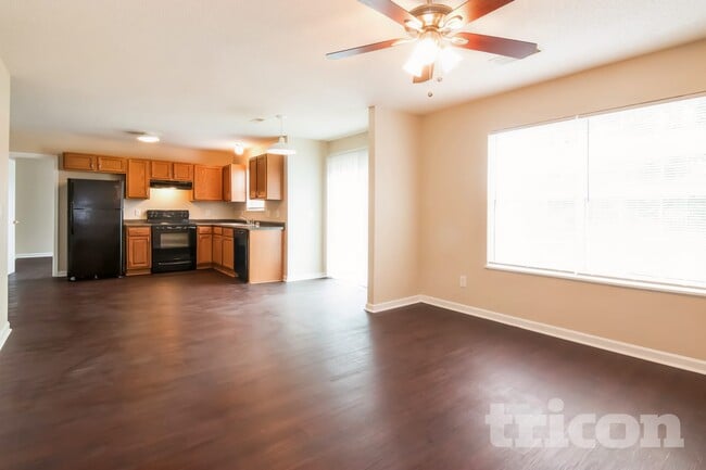 Photo - 160 Saddleridge Rd