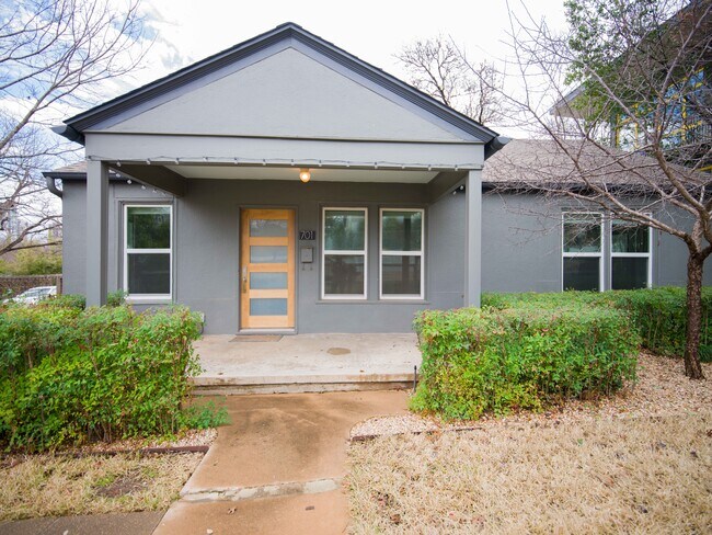 Photo - 701 Bouldin Ave