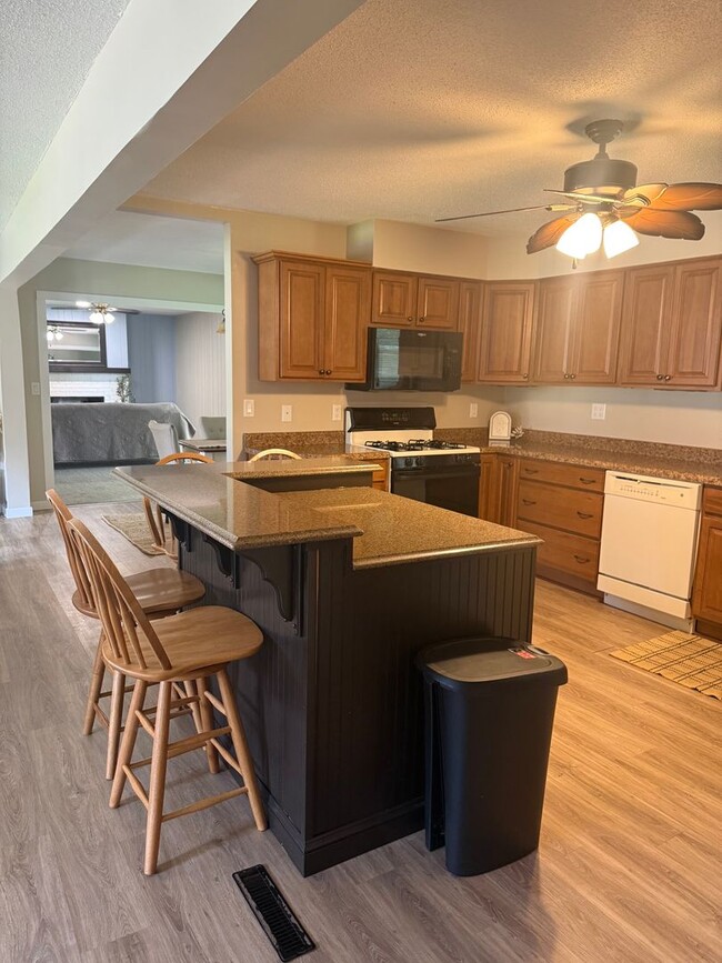 Photo - 112 Cottonwood Dr