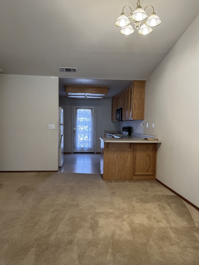 Photo - 1029 Courtyard Dr