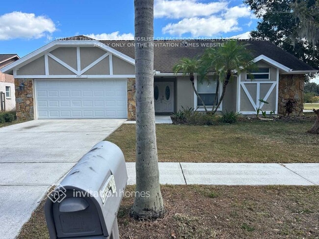 Building Photo - 2825 Mnr Hl Dr