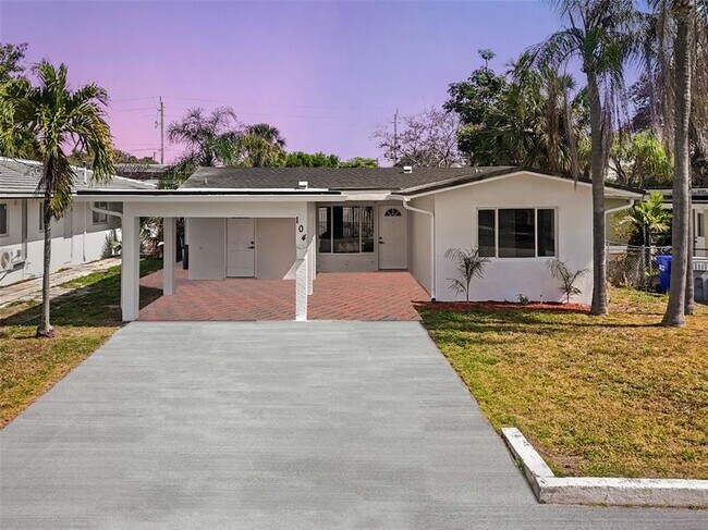 Photo - 104 SE 10th Ave Casa