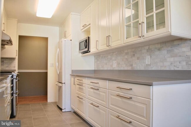 Photo - 2850 Dover Ln Unidad 203