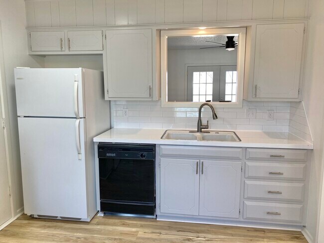 Photo - 2128 74th St