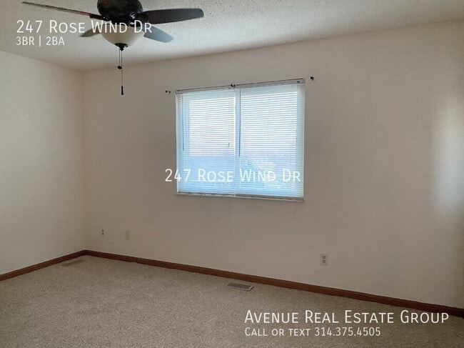 Photo - 247 Rosewind Dr