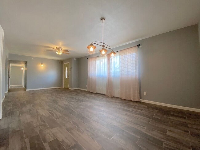 Photo - West El Paso 4 bed/2 Bath refrig A/C Home!