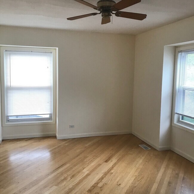 Photo - 320 W Inverrary Ln