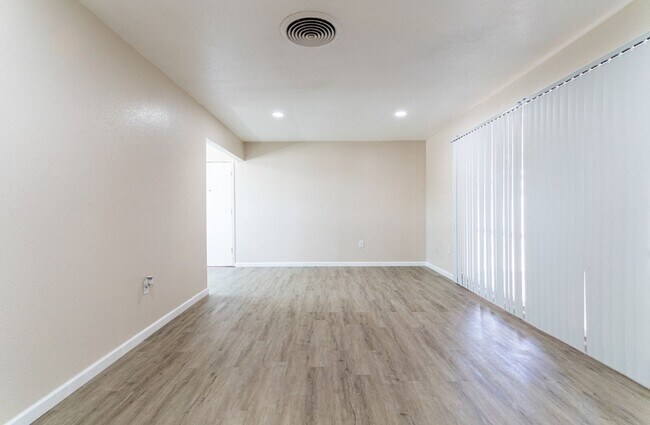 Photo - 4228 Dawn Ave