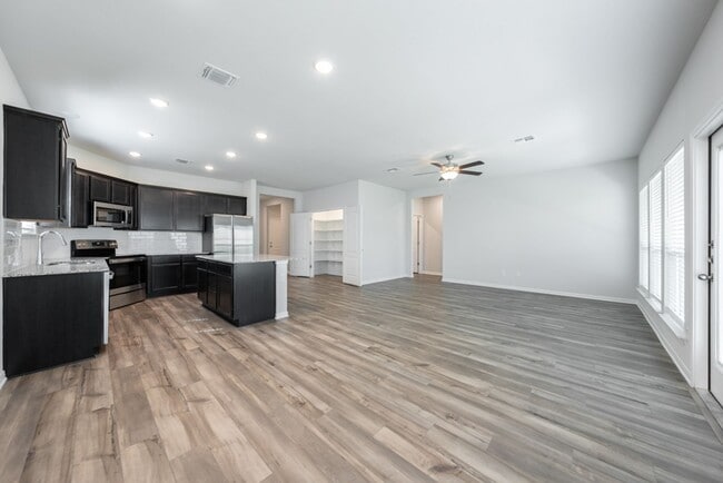 Photo - 4-Bedroom Temple Rental Near VA, Baylor Scott & White & Parks
