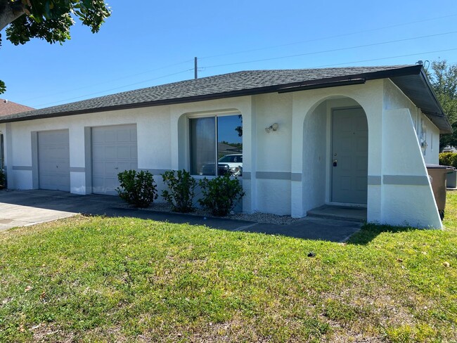 3223-3225 SW Santa Barbara Pl - 3223-3225 SW Santa Barbara Pl Apartment Unit 3225 SW Santa Barbara Pl