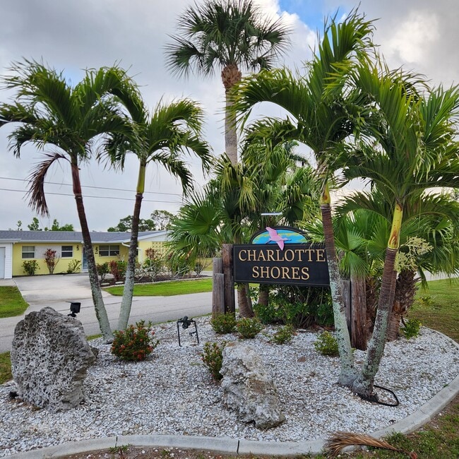 Building Photo - 5635 Genesee Pky Unit 5635