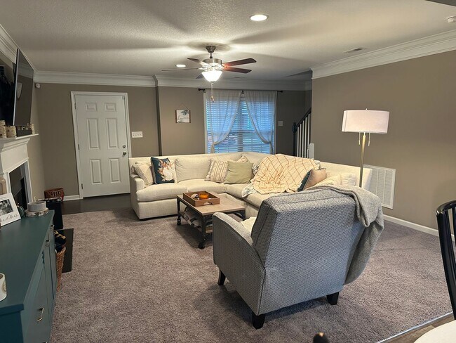 Photo - Maryville 37803 - 3 bedroom, 2.5 bath home - Contact Tanner Fee (865) 850-5103