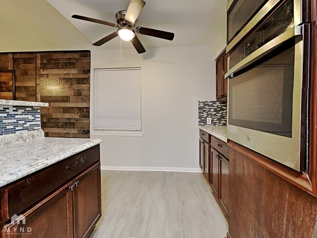 Photo - 6127 Heatherbrook Dr