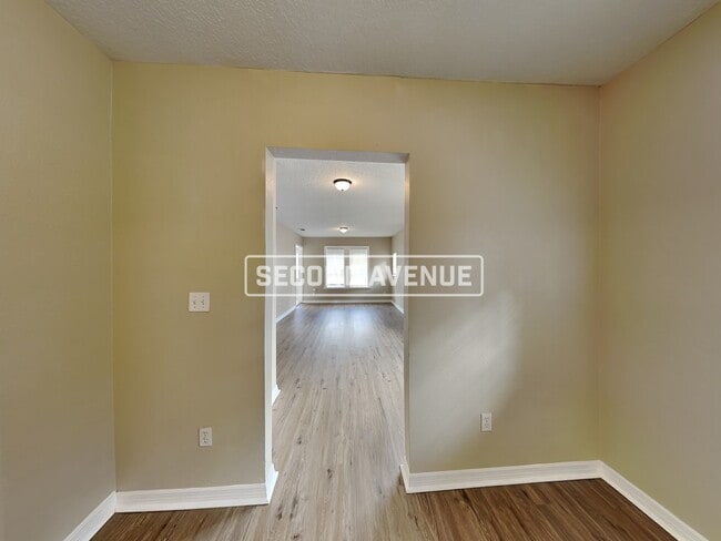 Photo - 1740 Myrtle Ave N