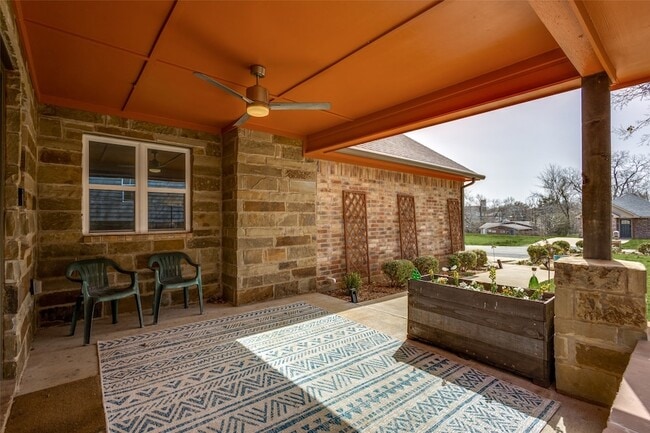 Photo - 409 W Johnson St