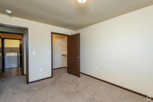 2BR, 2BA - 1,158SF