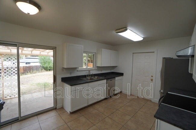 Photo - 11536 E Center Dr