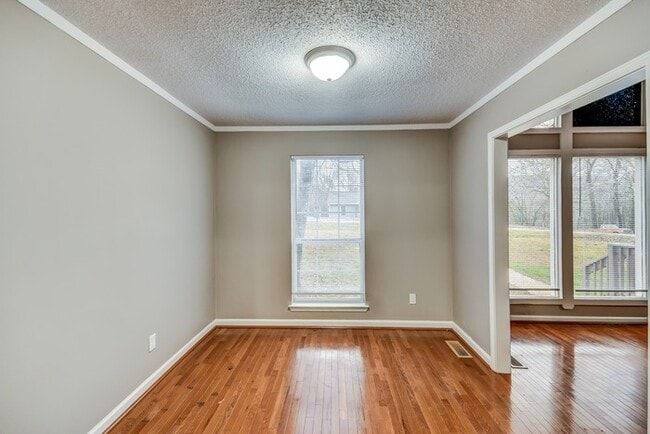 Photo - 375 Ridgewood Dr