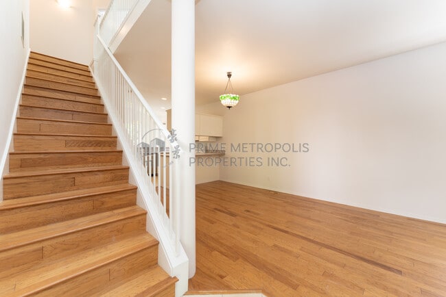 Photo - 9808 NE 130th Pl
