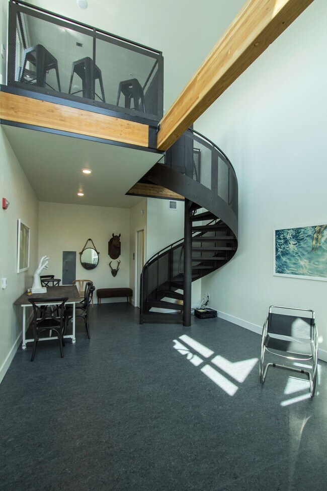 Photo - The Local 422