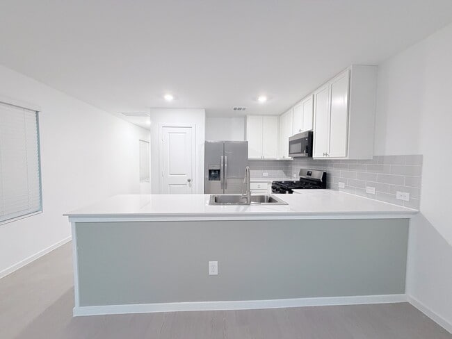 Photo - 945 Pertuso Ln