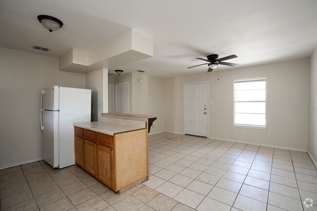 2BD - 1BA - 850SF - Kitchen