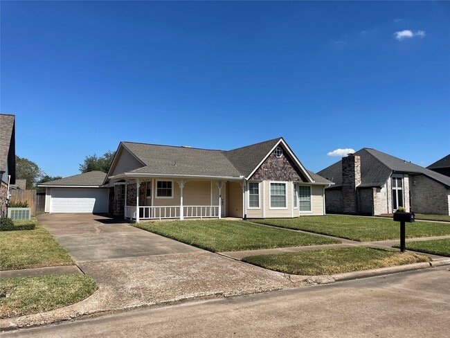 Building Photo - 302 Yorkshire Ct