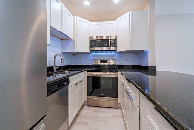 Photo - 628 NE 8th Ave Unit 1