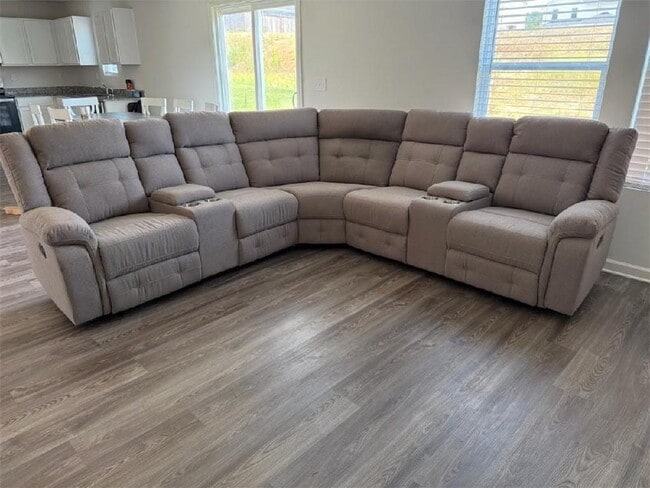 Photo - 35 Oxford Ln