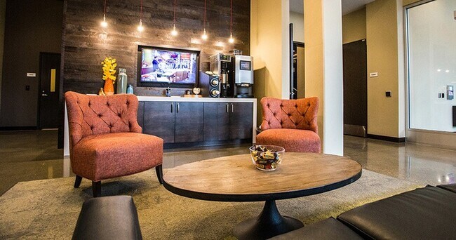 Clubhouse-05-WaHu-Minneapolis - WaHu Apartments