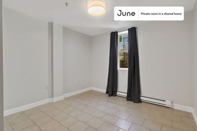 Photo - Room in Shared 5 bed/2.5 bath home Unit E