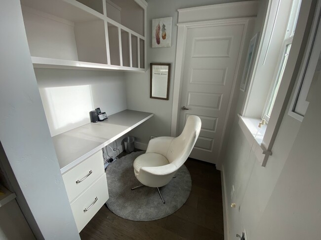 Photo - 4127 W Bavaria St