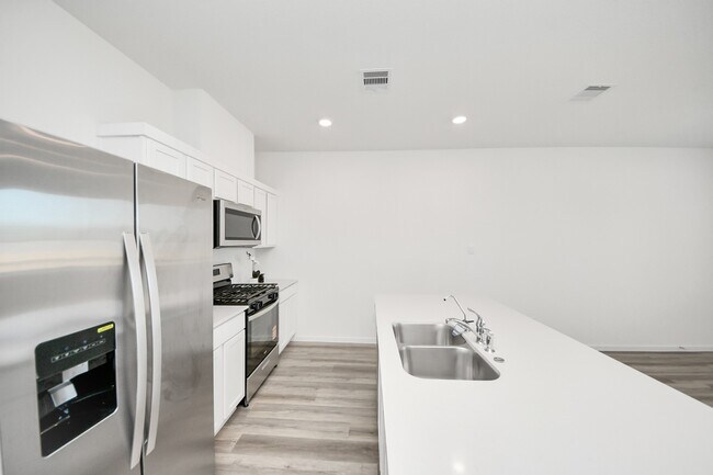 Photo - 1006 Moon Drop Ln