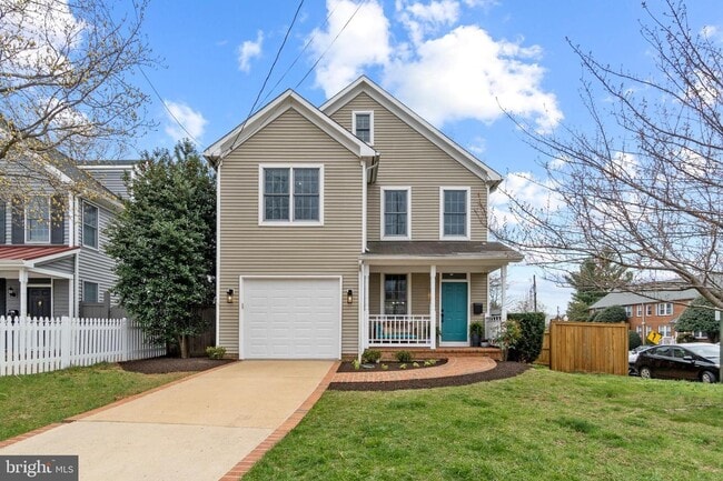 Front of house - 3516 7th St N Unit Lower Level