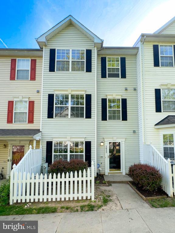 1632 Briarview Ct