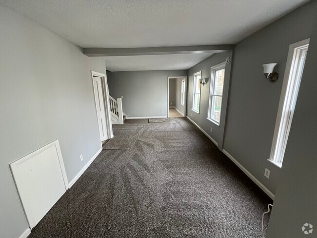 Building Photo - 29 Bacon St Unit 29 Bacon St Rental