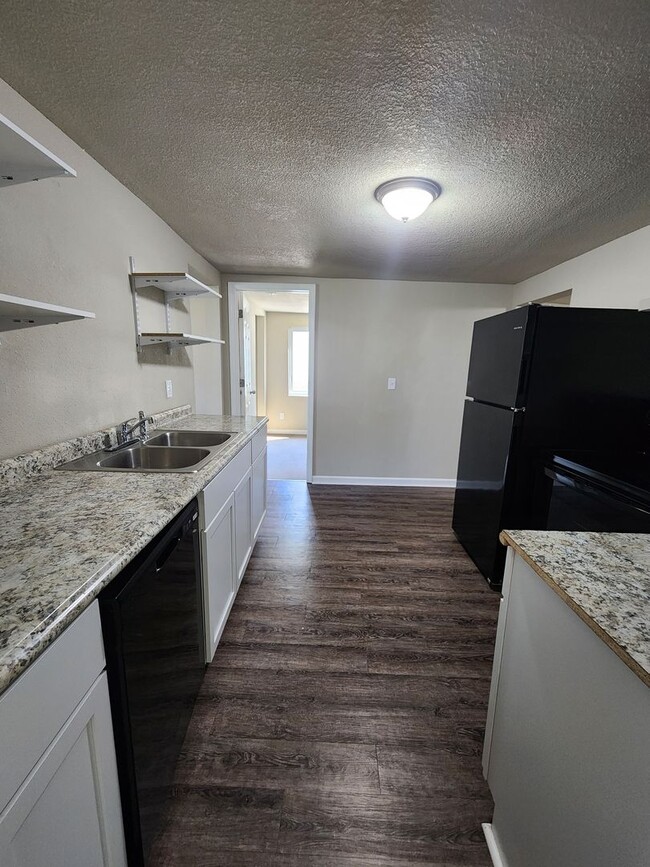 Photo - 3BR Home with Modern Kitchen in Knoxville, IA