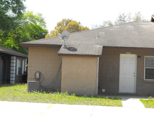 Photo - All Tile Patio Home, Minutes Away From UCF, Technology Park, & the E/W Expressway