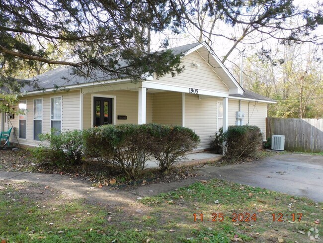 Building Photo - 1905 Weems St Rental