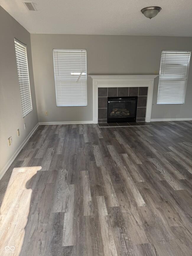 Photo - 15162 Beam St