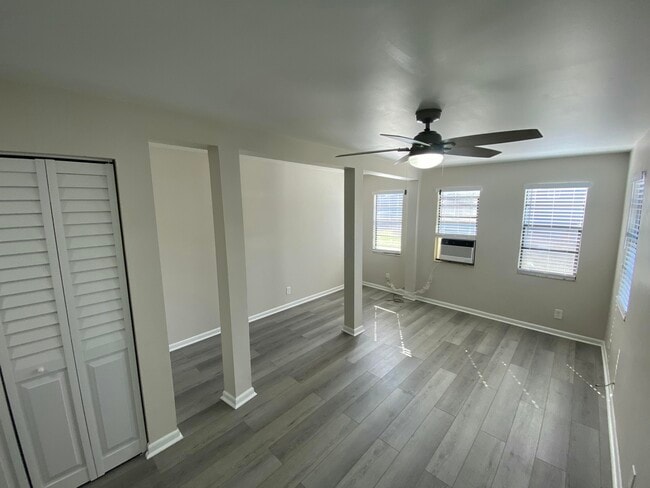 Photo - 11 N Lakeside Dr Unit 2