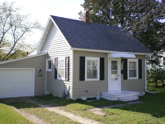 Building Photo - 1080 26th St Rental